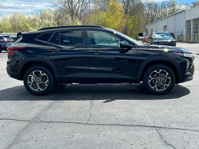 New 2026 Chevrolet Trax LT w/ Driver Confidence Package FWD image 41