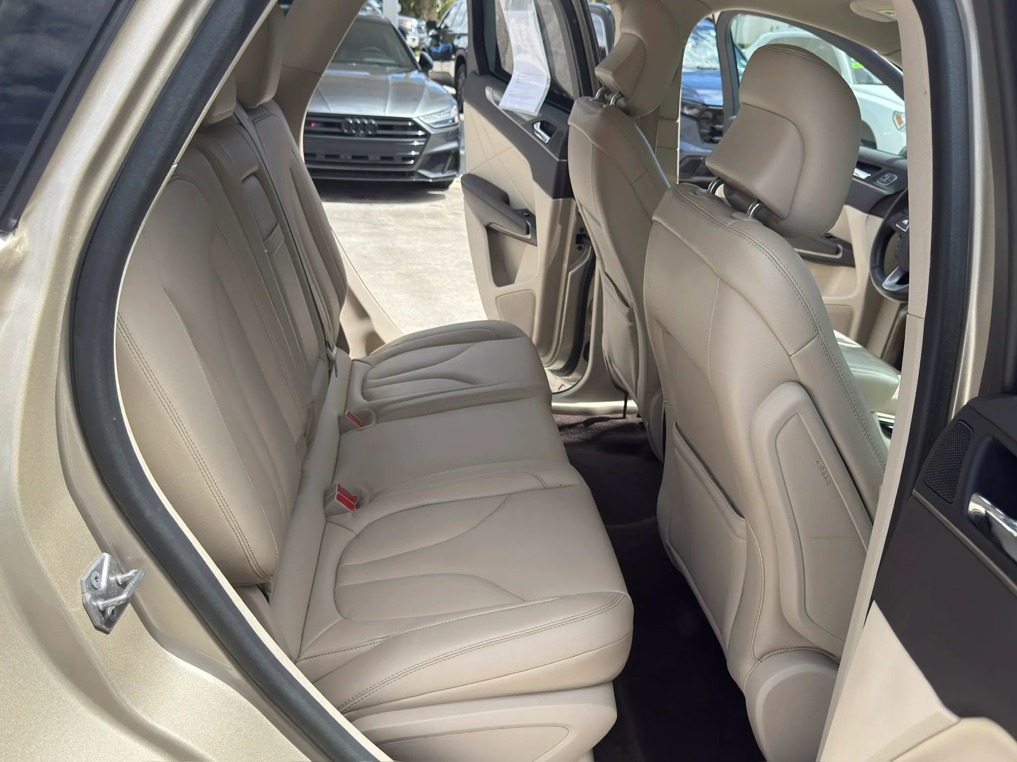 Used 2017 Lincoln MKC Premiere image 17