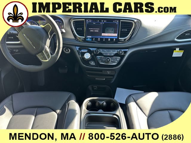 New 2027 Chrysler Pacifica Select AWD/4WD image 17