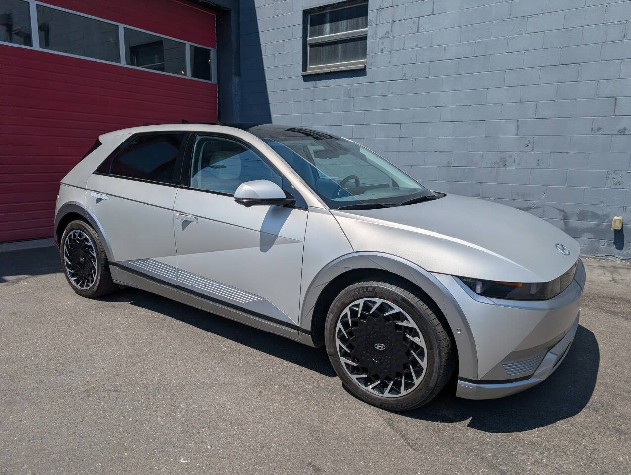 Used 2024 Hyundai Ioniq 5 Limited AWD/4WD image 1