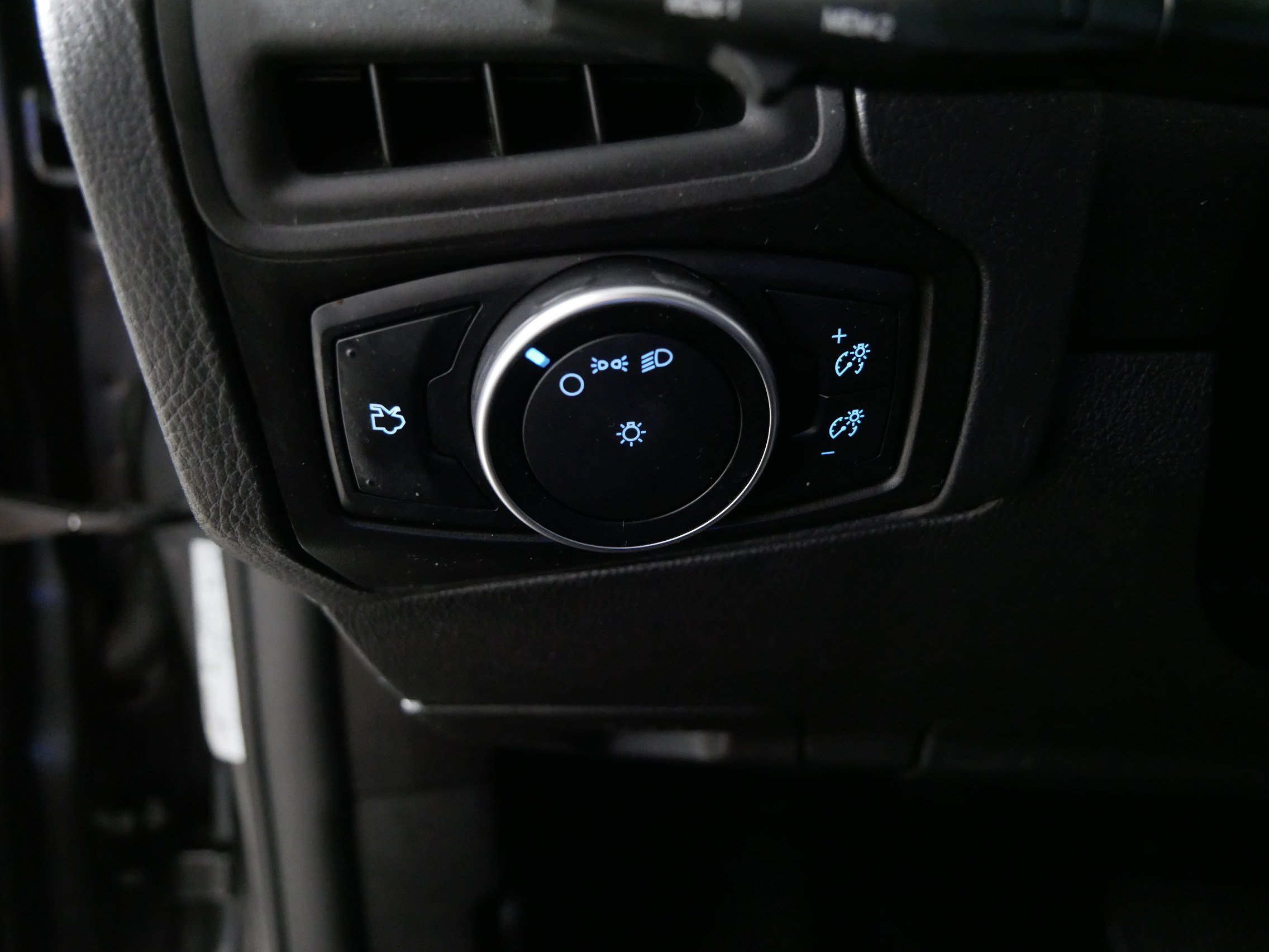 Used 2015 Ford Focus S FWD image 26