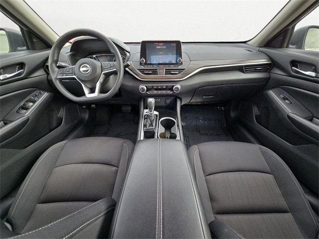 Used 2024 Nissan Altima 2.5 SV image 10