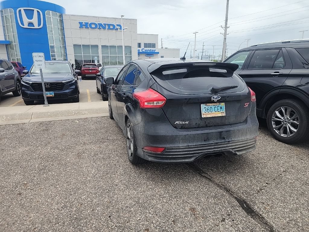 Used 2018 Ford Focus ST FWD image 7