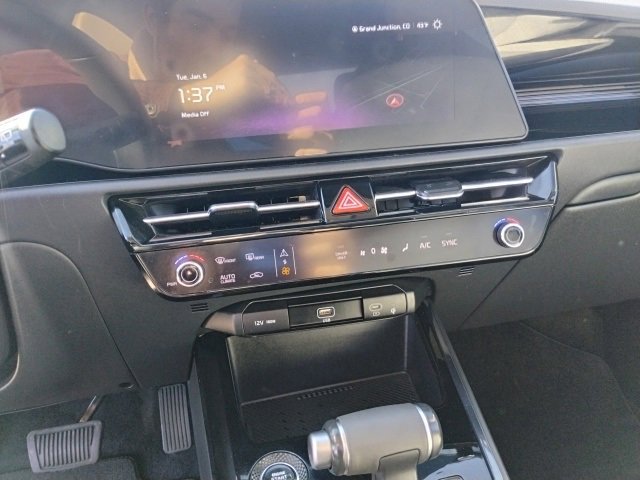 Used 2024 Kia Niro EX image 22