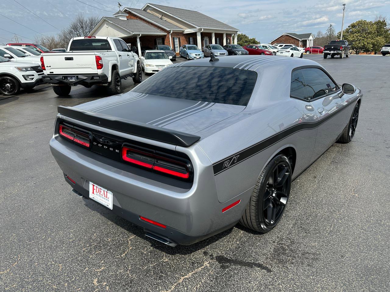 Used 2016 Dodge Challenger R/T RWD image 4