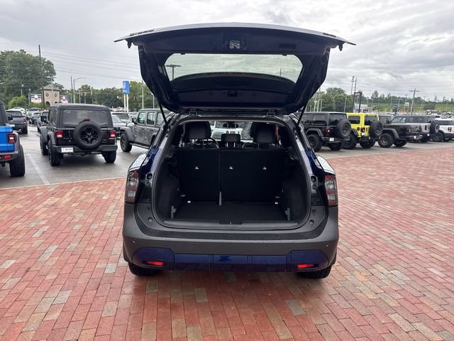 Used 2025 Nissan Kicks SR w/ SR Premium Package FWD image 29