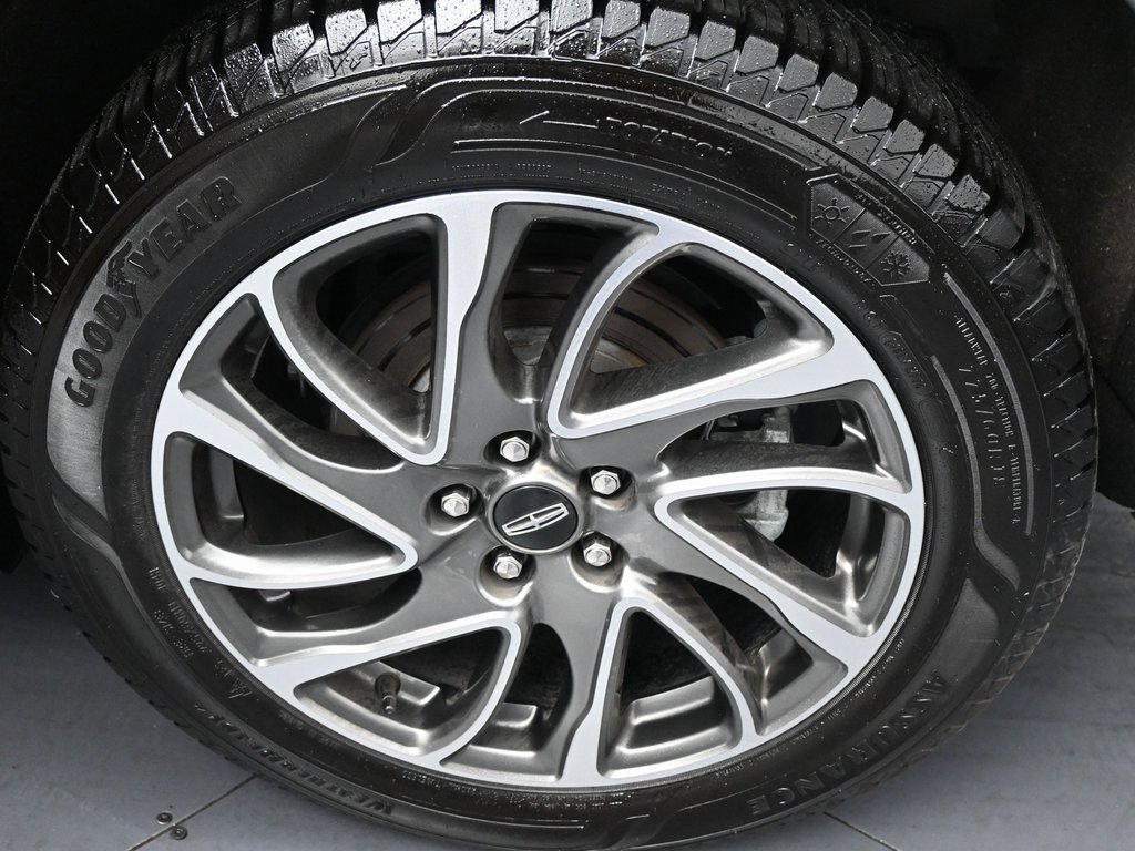 Used 2022 Lincoln Corsair AWD w/ Equipment Group 101A image 40