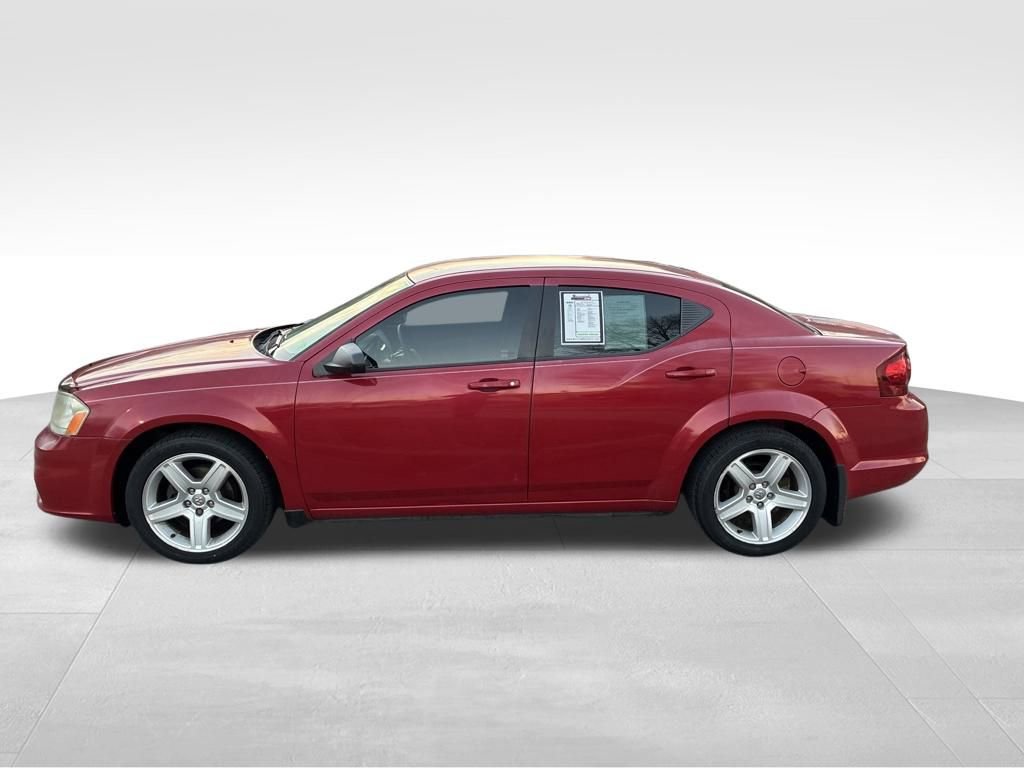 Used 2013 Dodge Avenger SE image 2