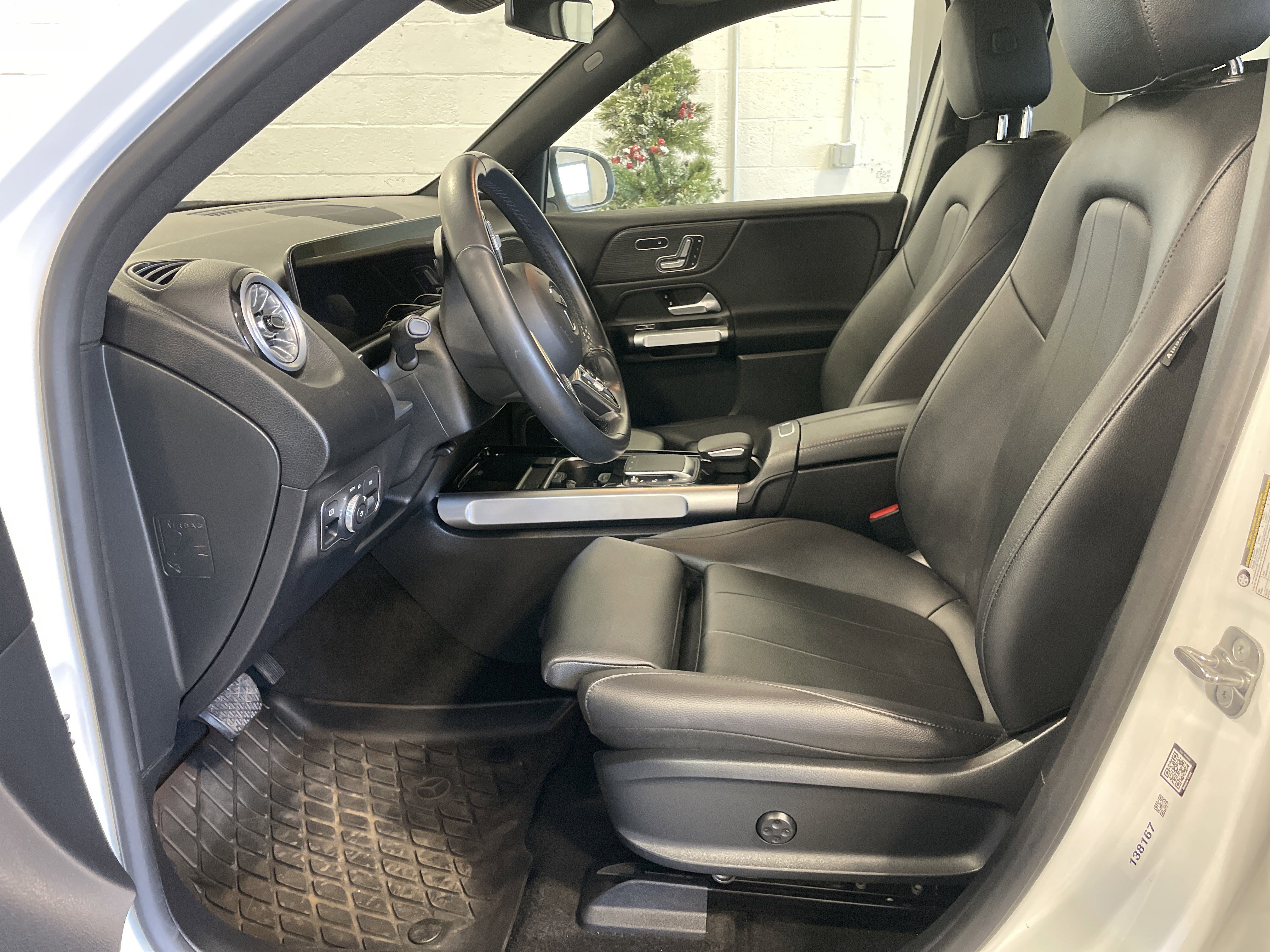 Used 2023 Mercedes-Benz EQB 350 4MATIC SUV w/ Pinnacle Package image 39