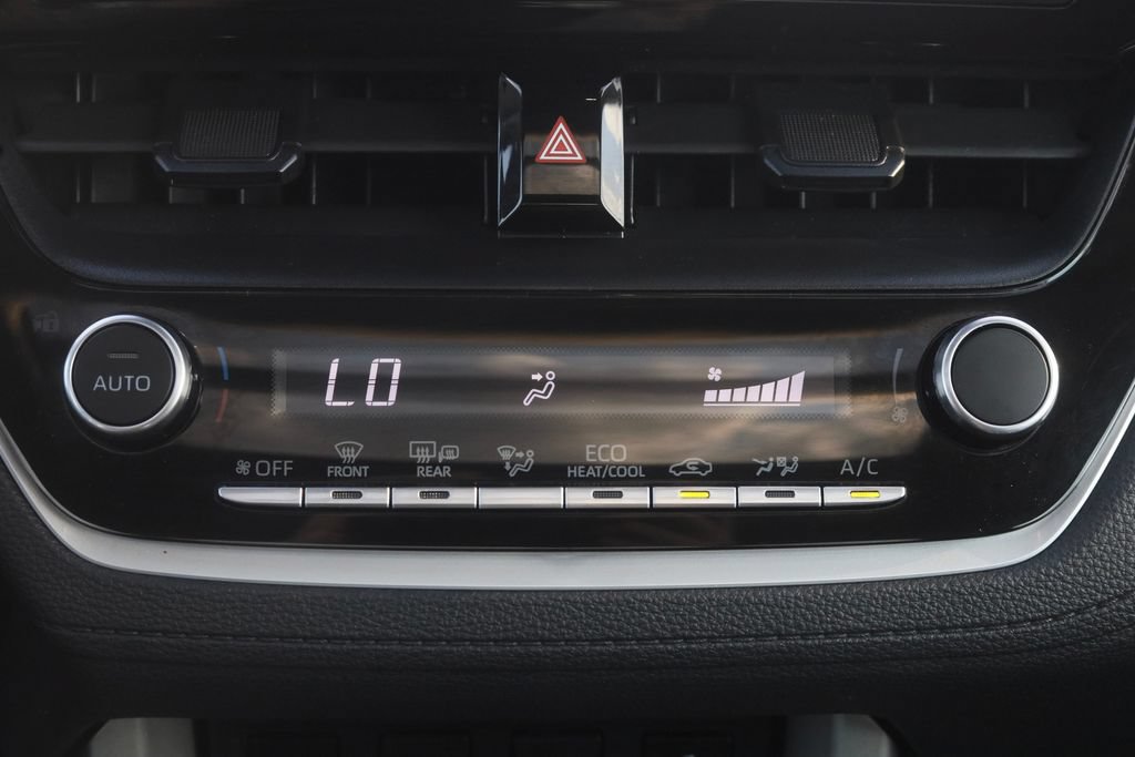 Used 2023 Toyota Corolla Cross LE w/ Moonroof Package AWD/4WD image 13