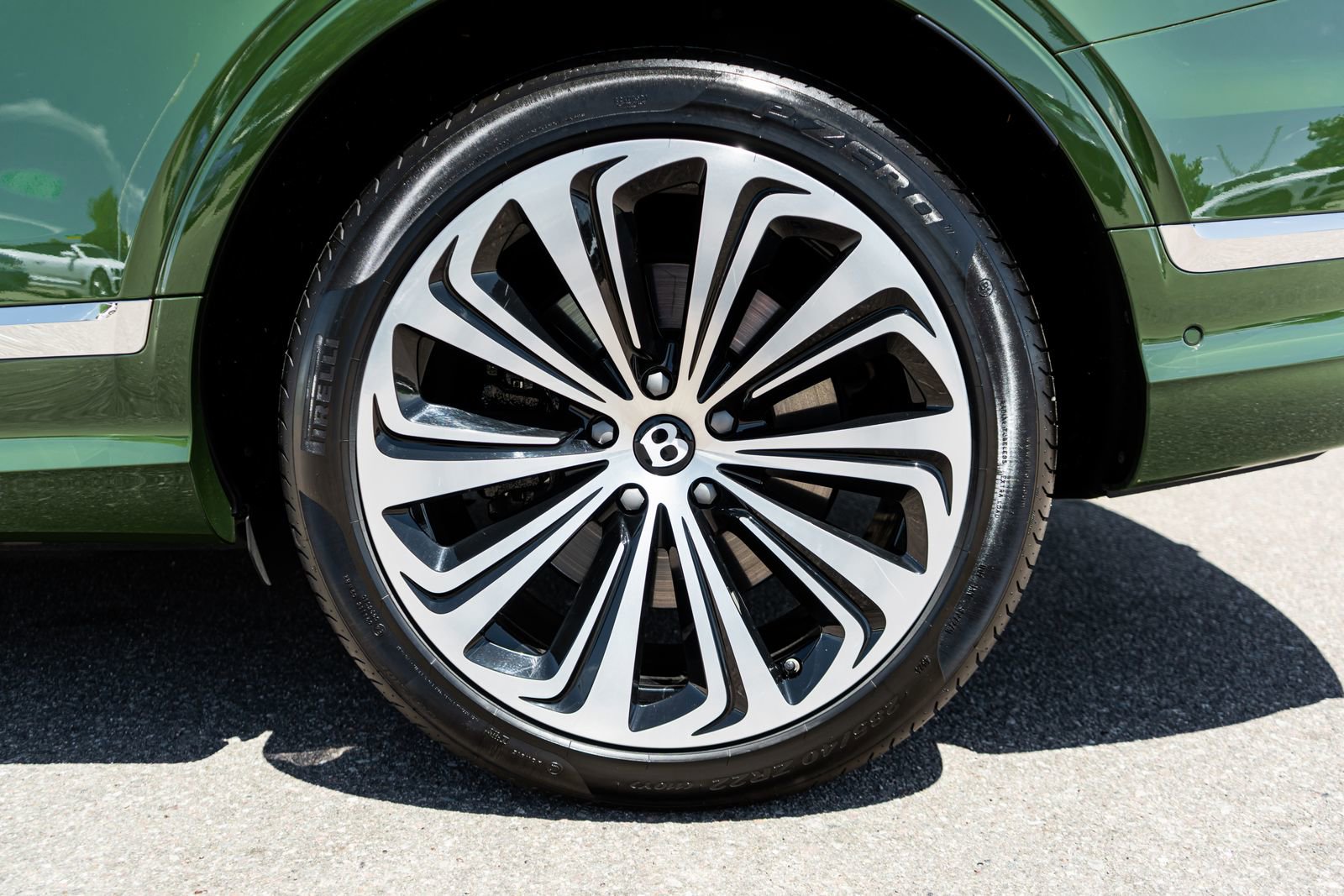 Used 2022 Bentley Bentayga AWD/4WD image 7