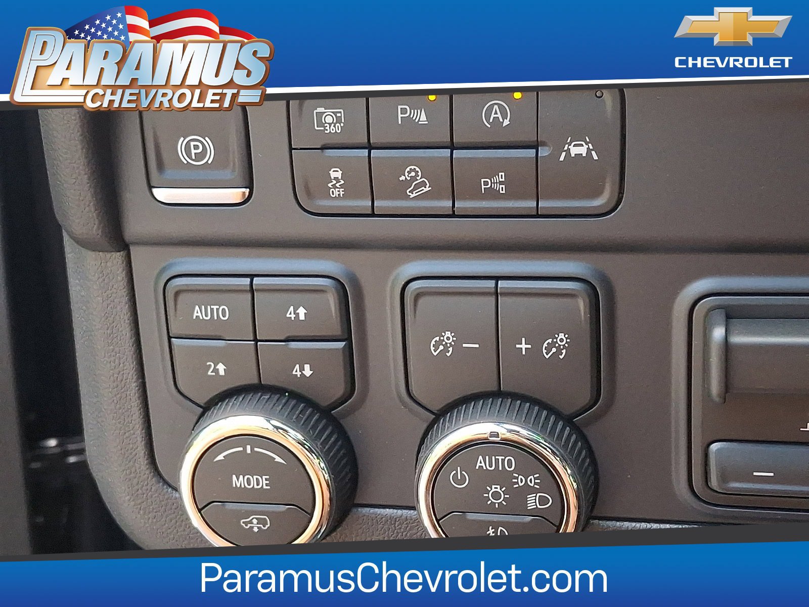 New 2026 Chevrolet Suburban High Country AWD/4WD image 17