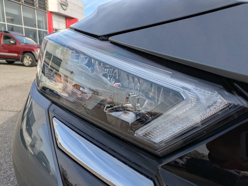 New 2025 Nissan Versa SV w/ Trunk Package image 10