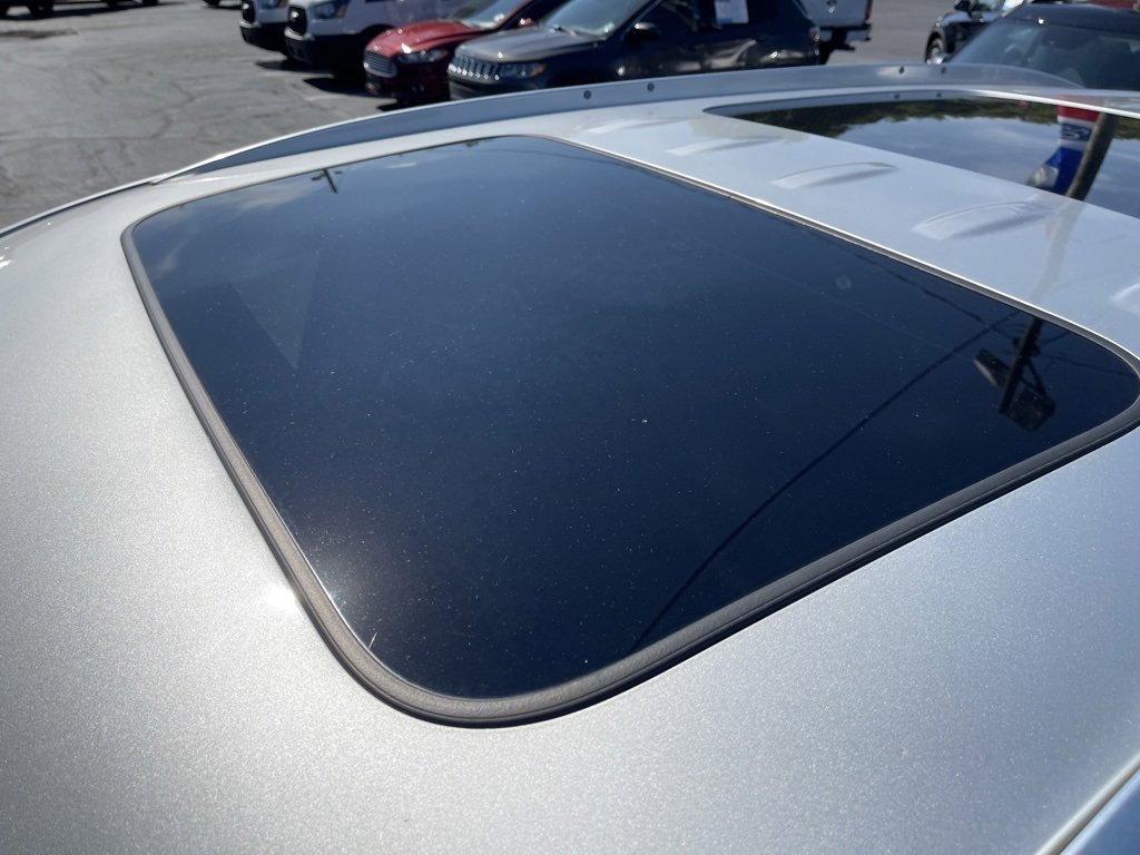 Used 2021 Buick Enclave Essence image 10