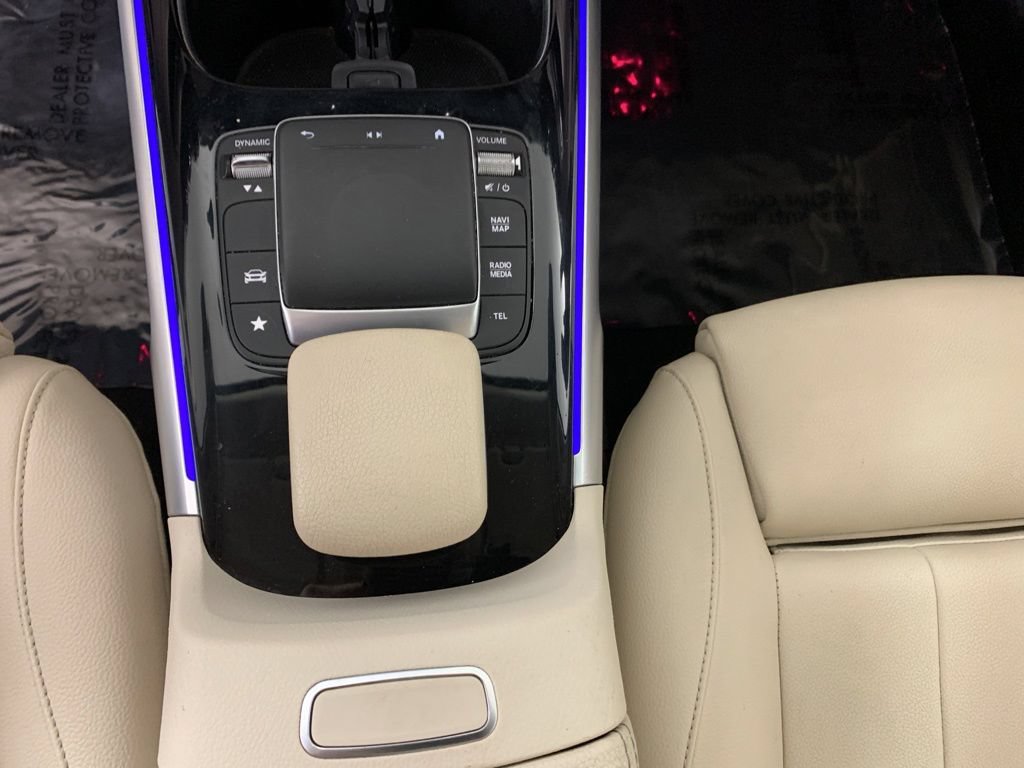 Used 2022 Mercedes-Benz GLB 250 4MATIC w/ Premium Package Lite image 26