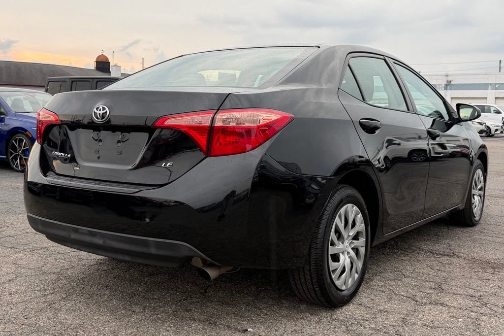 Used 2018 Toyota Corolla LE FWD image 7