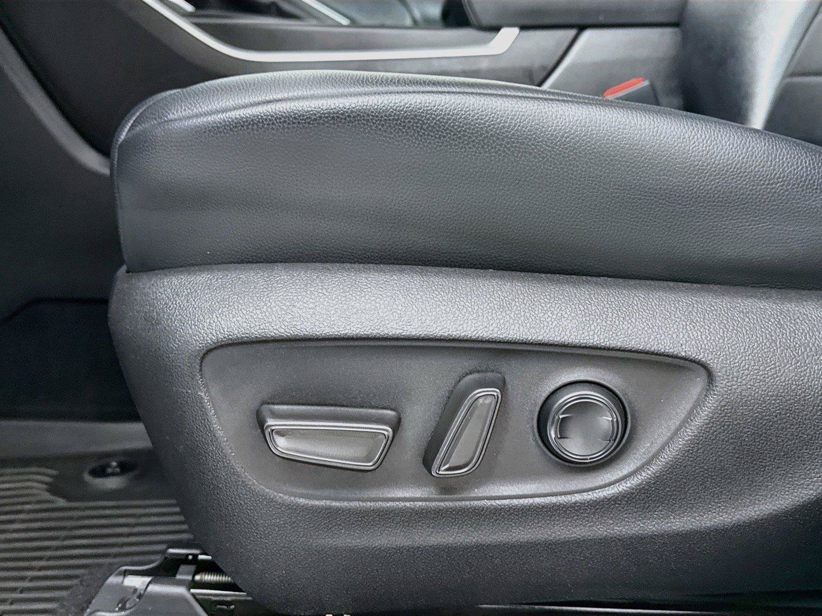 Used 2022 Toyota Highlander XLE FWD image 30