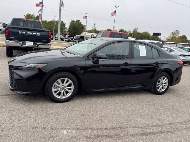 Used 2025 Toyota Camry LE AWD/4WD image 3