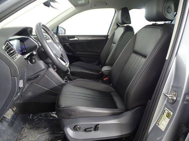 Used 2024 Volkswagen Tiguan SE AWD/4WD image 10