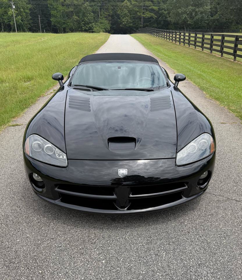 Used 2003 Dodge Viper SRT-10 RWD image 2