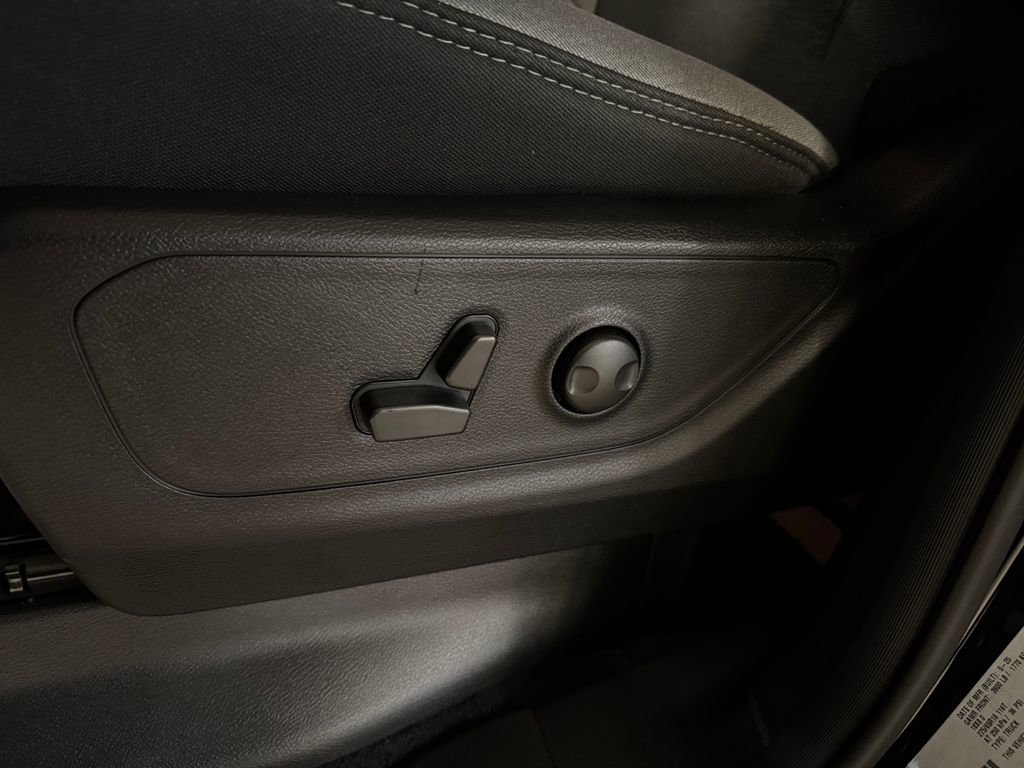 Used 2025 RAM 1500 Big Horn image 13