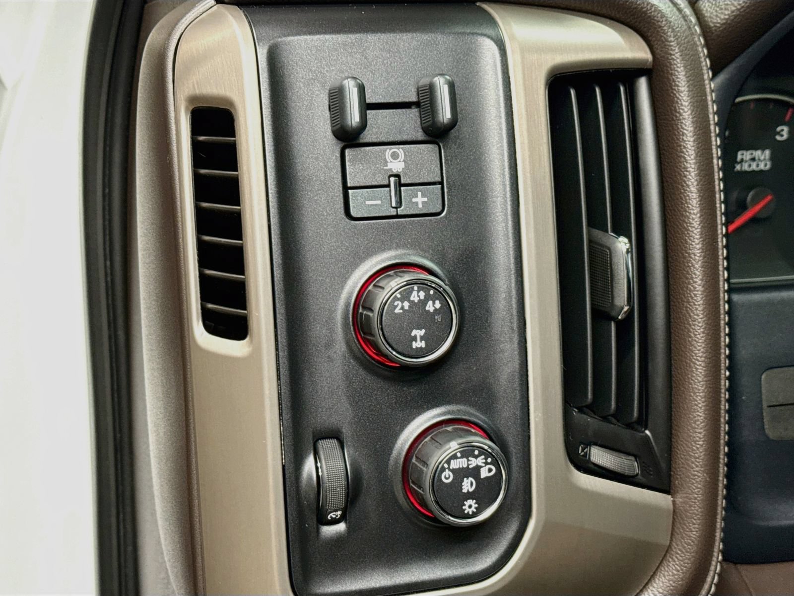 Used 2015 GMC Sierra 3500 Denali AWD/4WD image 11