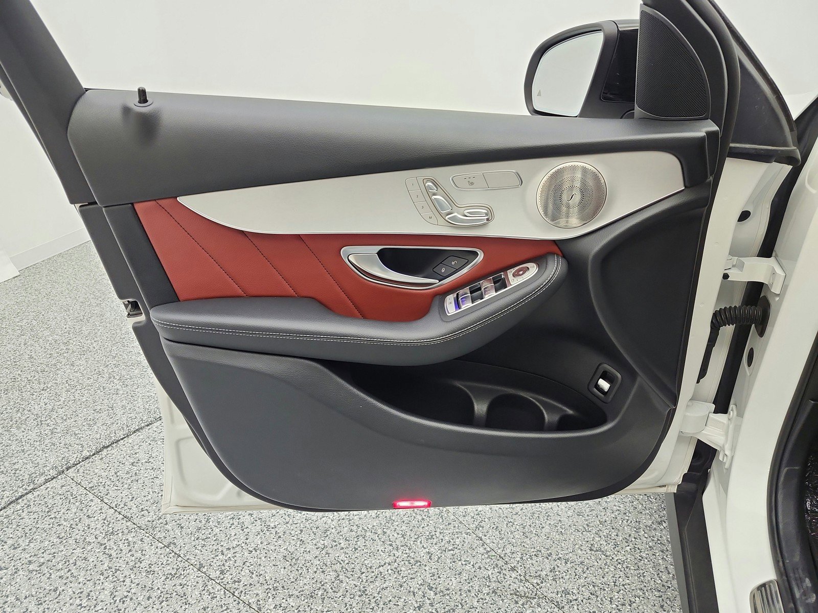 Used 2021 Mercedes-Benz GLC 300 4MATIC Coupe image 15