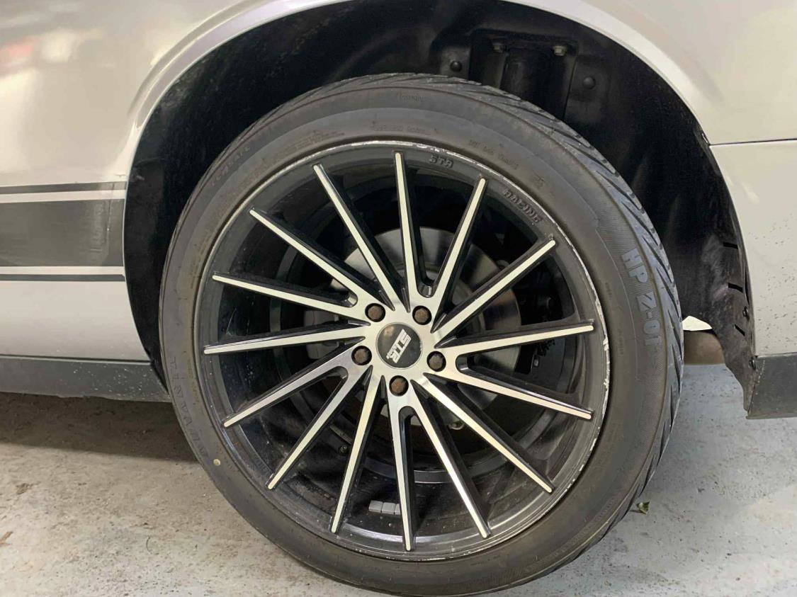 Used 2016 Dodge Challenger SXT image 33