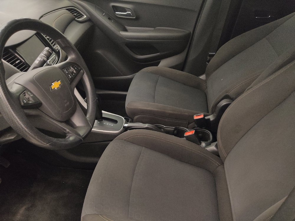 Used 2020 Chevrolet Trax LS w/ Tint and Cruise Package FWD image 17