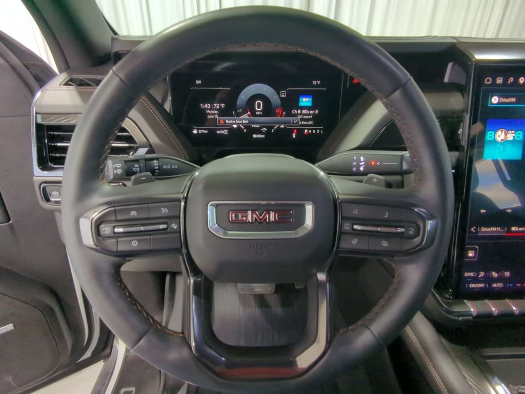 Used 2025 GMC Yukon AT4 w/ AT4 Premium Package AWD/4WD image 29