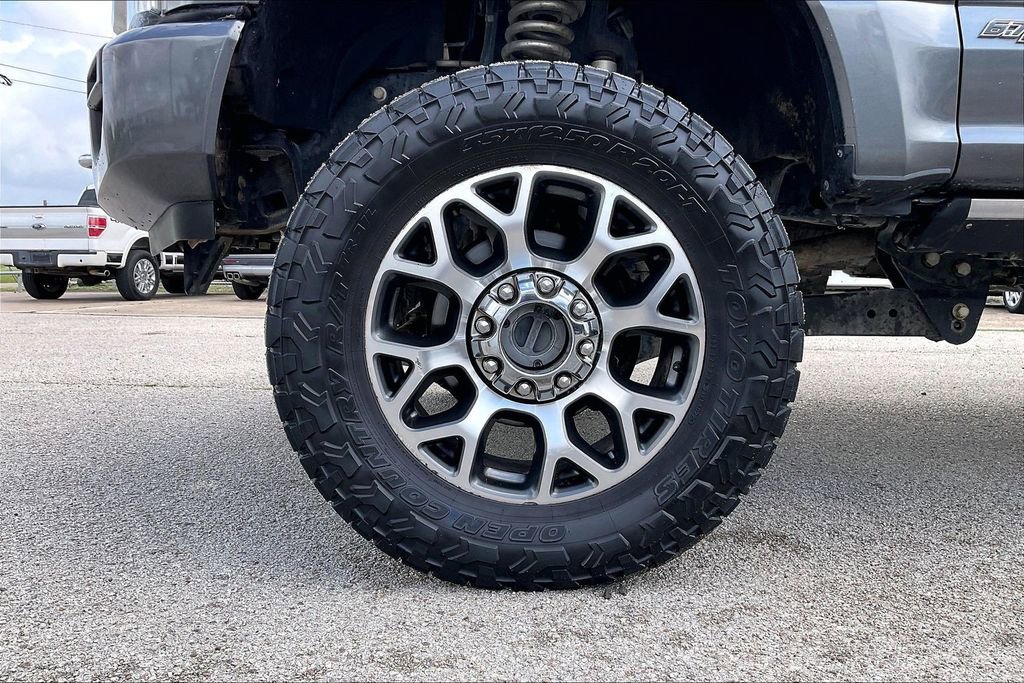 Used 2020 Ford F250 Platinum w/ FX4 Off-Road Package AWD/4WD image 35