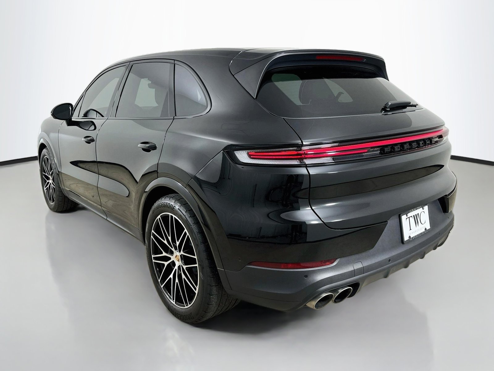 Certified 2025 Porsche Cayenne S AWD/4WD image 7