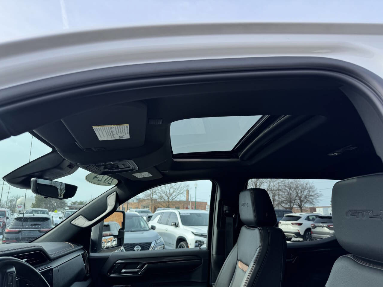 Used 2024 GMC Sierra 1500 AT4 w/ Technology Package image 3