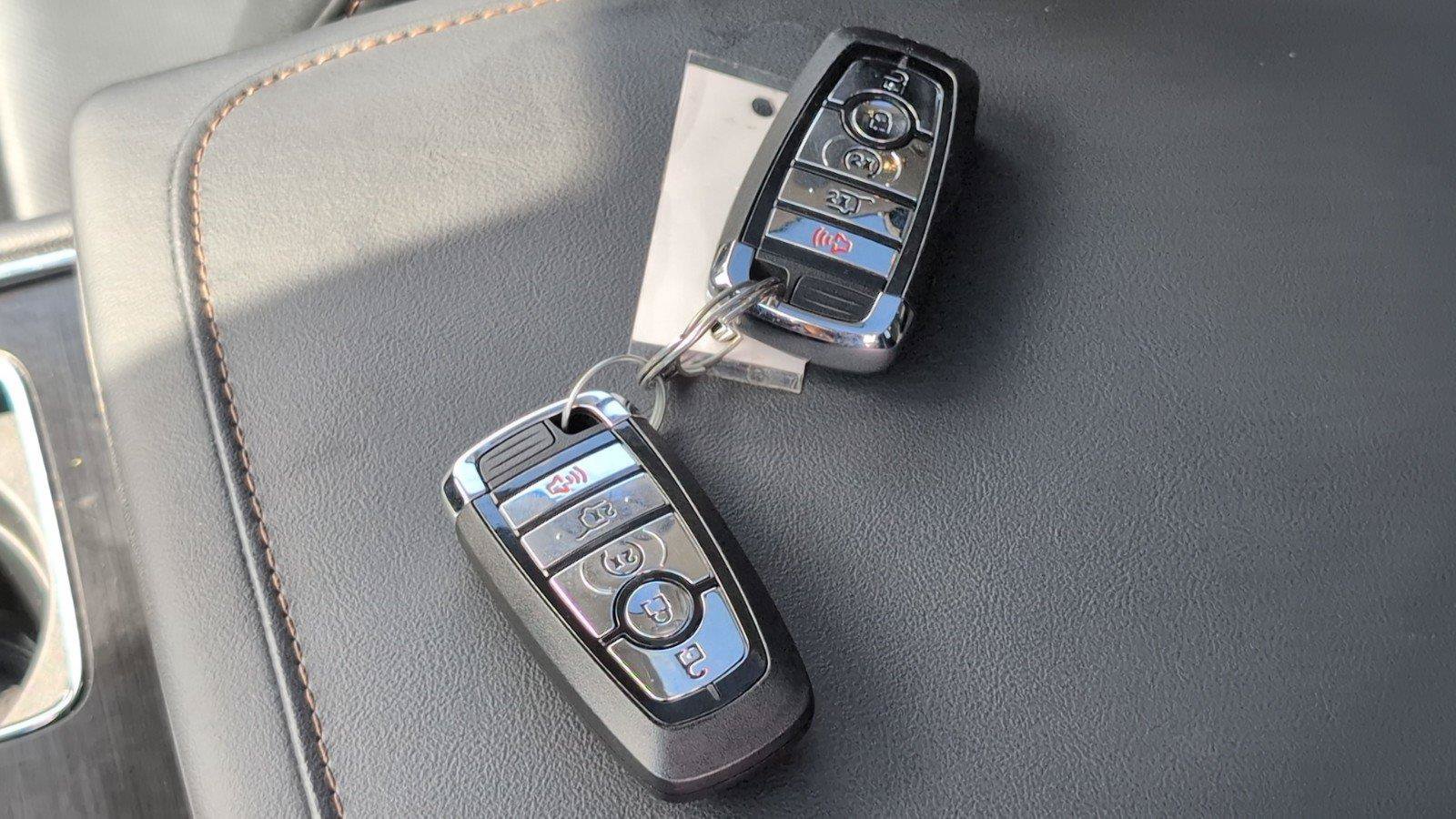 Used 2025 Lincoln Aviator AWD image 16