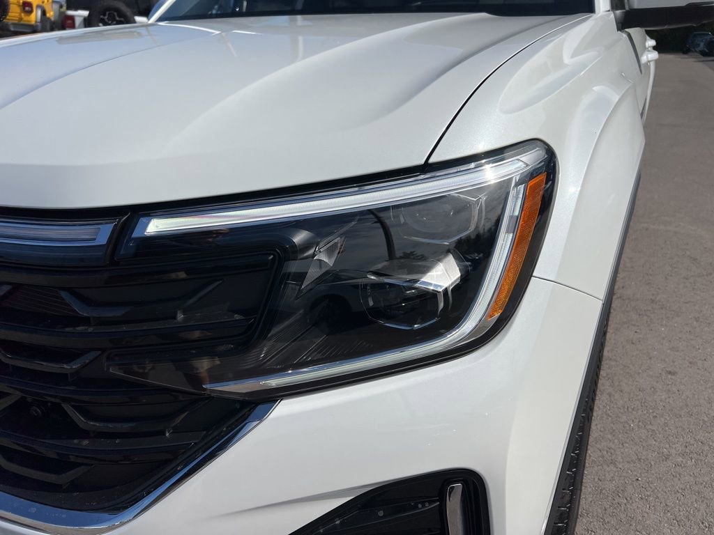 New 2026 Volkswagen Atlas Cross Sport SEL Premium R-Line image 9