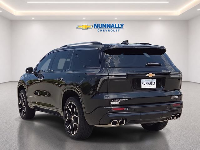 Used 2025 Chevrolet Traverse High Country FWD image 3
