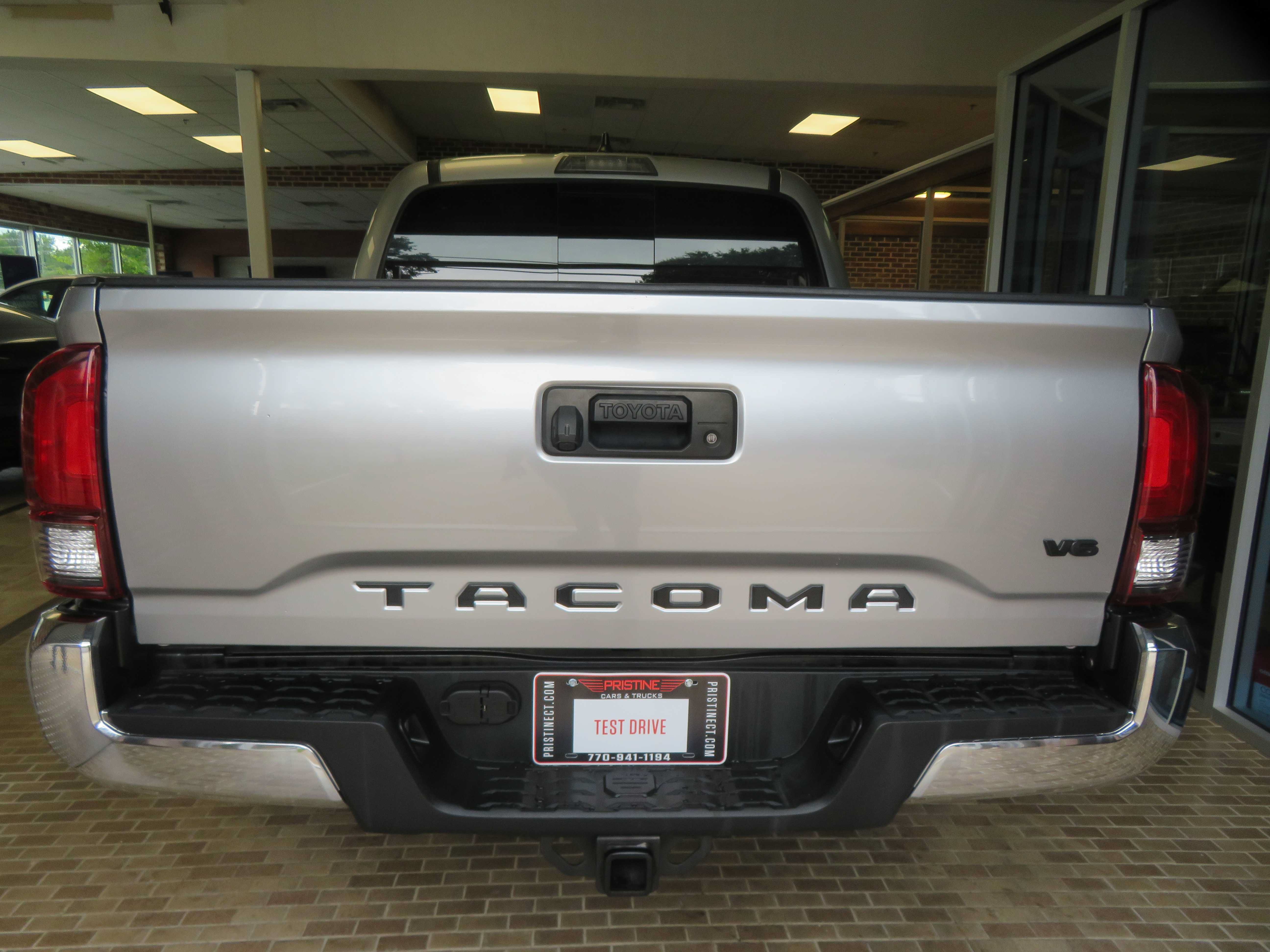 Used 2022 Toyota Tacoma SR5 RWD image 48