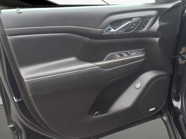 Certified 2023 GMC Acadia SLT w/ Elevation Edition image 8