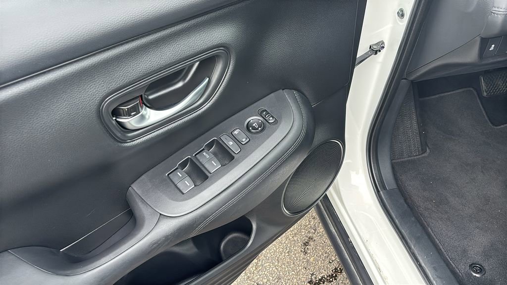 Certified 2026 Honda HR-V LX image 14