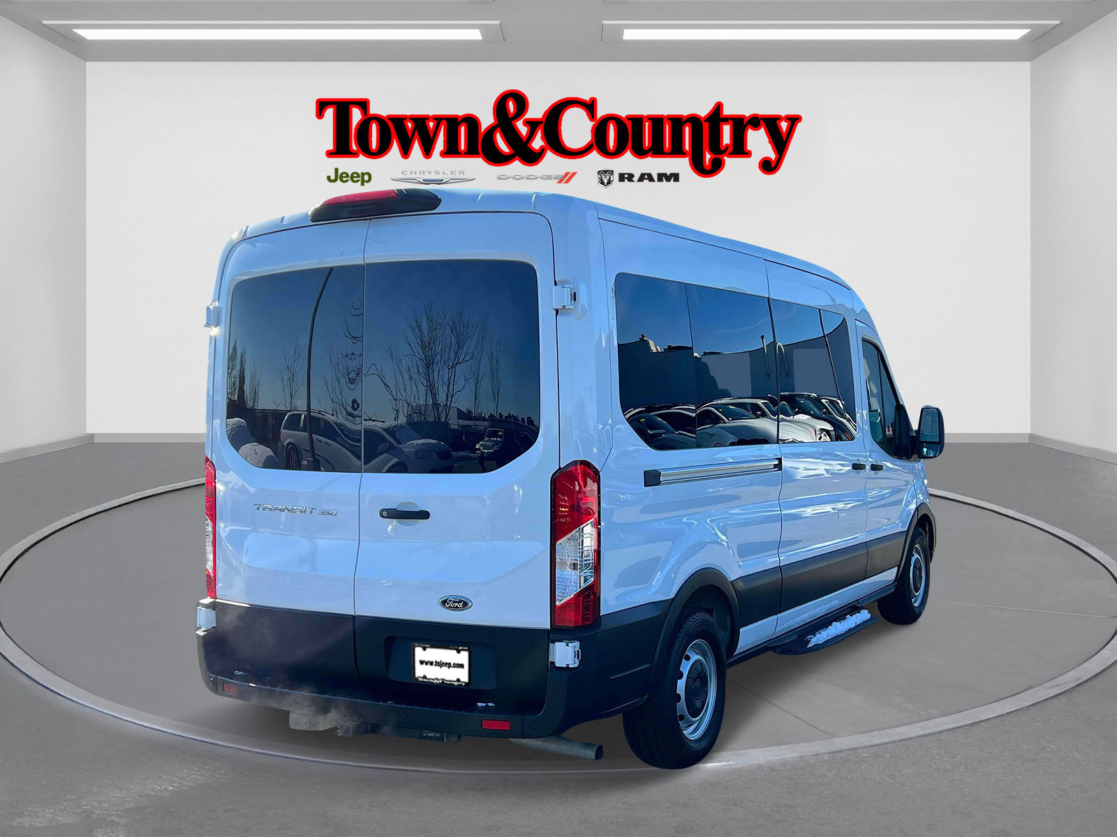 Used 2023 Ford Transit 350 XL image 4