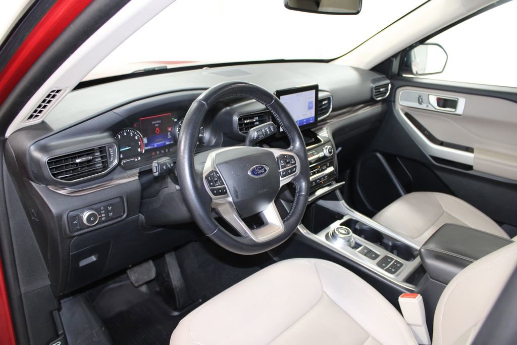 Used 2021 Ford Explorer Limited w/ Equipment Group 301A image 23