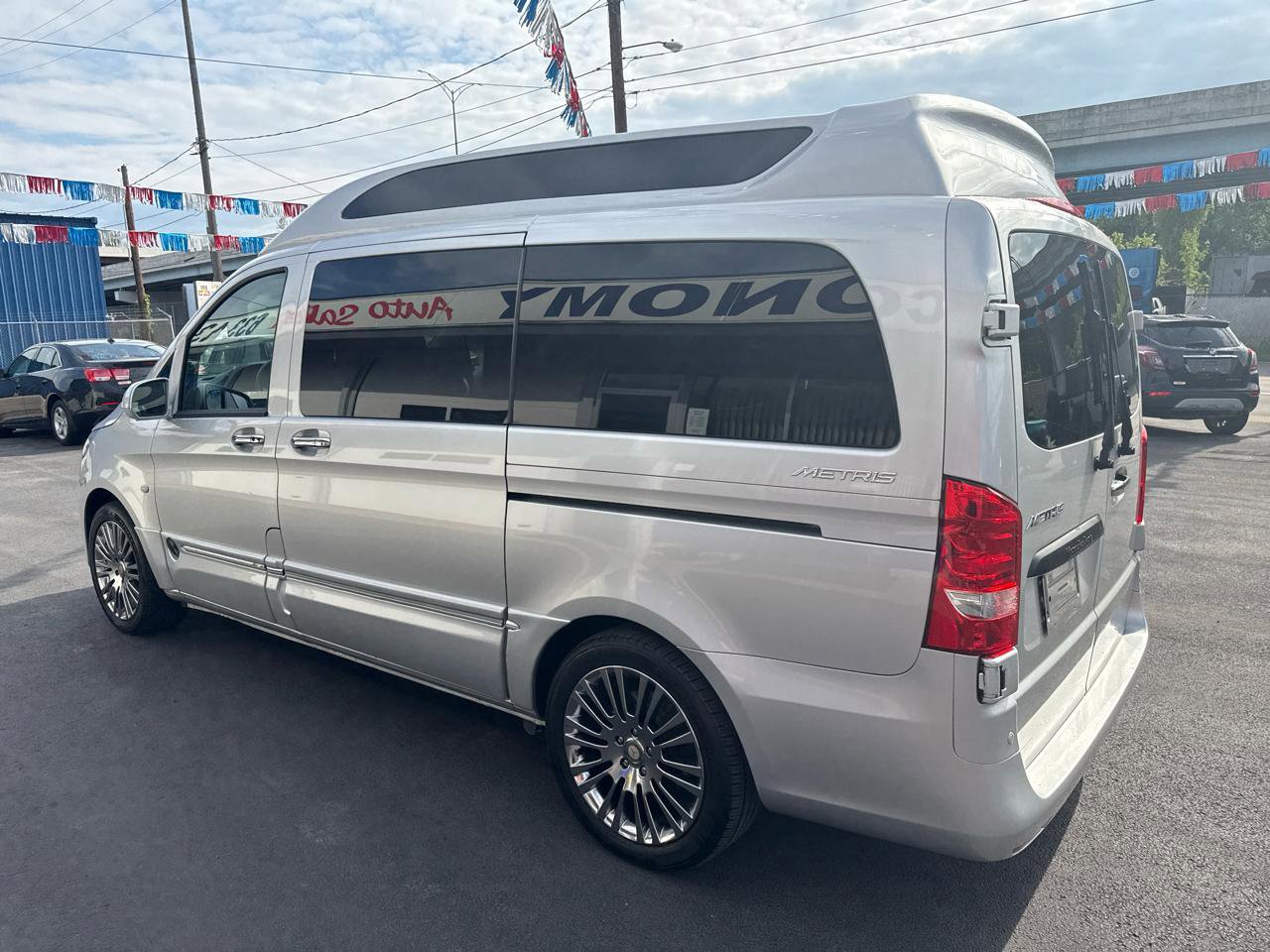 Used 2016 Mercedes-Benz Metris Passenger image 6