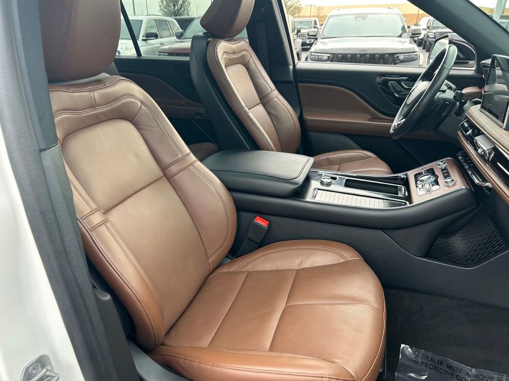 Used 2023 Lincoln Aviator Reserve w/ Equipment Group 201A image 27