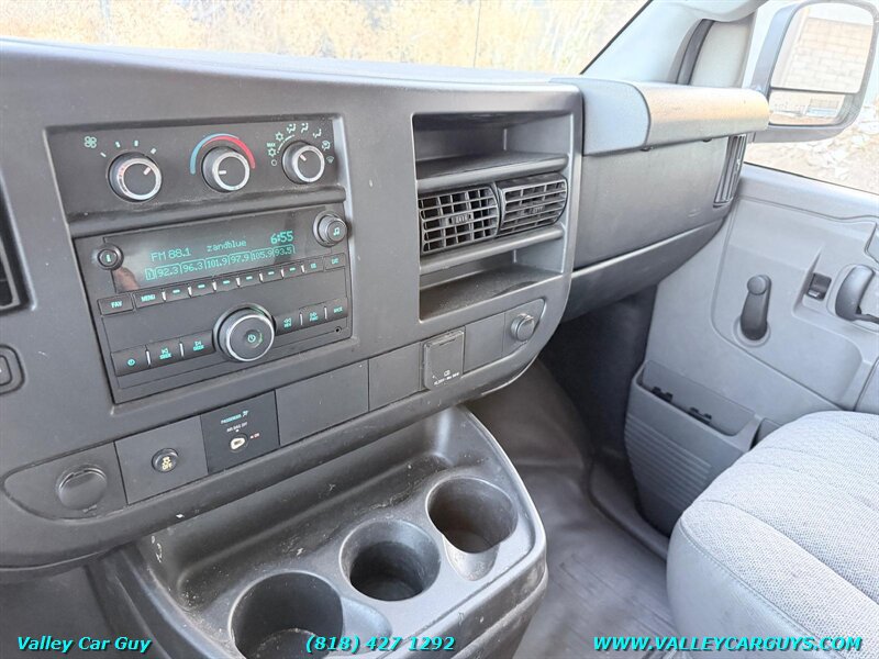 Used 2016 GMC Savana 3500 w/ Chrome Appearance Package RWD image 11
