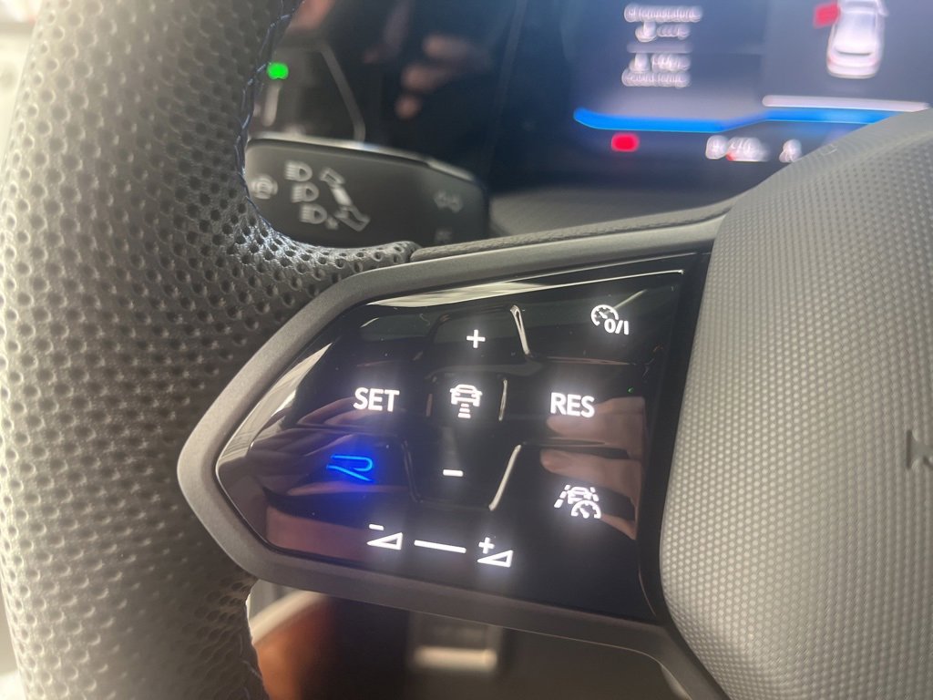 Certified 2024 Volkswagen Golf R w/ MDO Package image 20