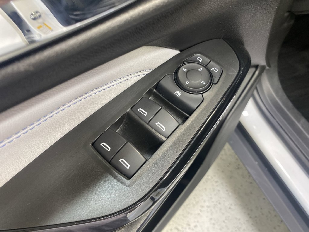 Certified 2025 Chevrolet Trax LT FWD image 31