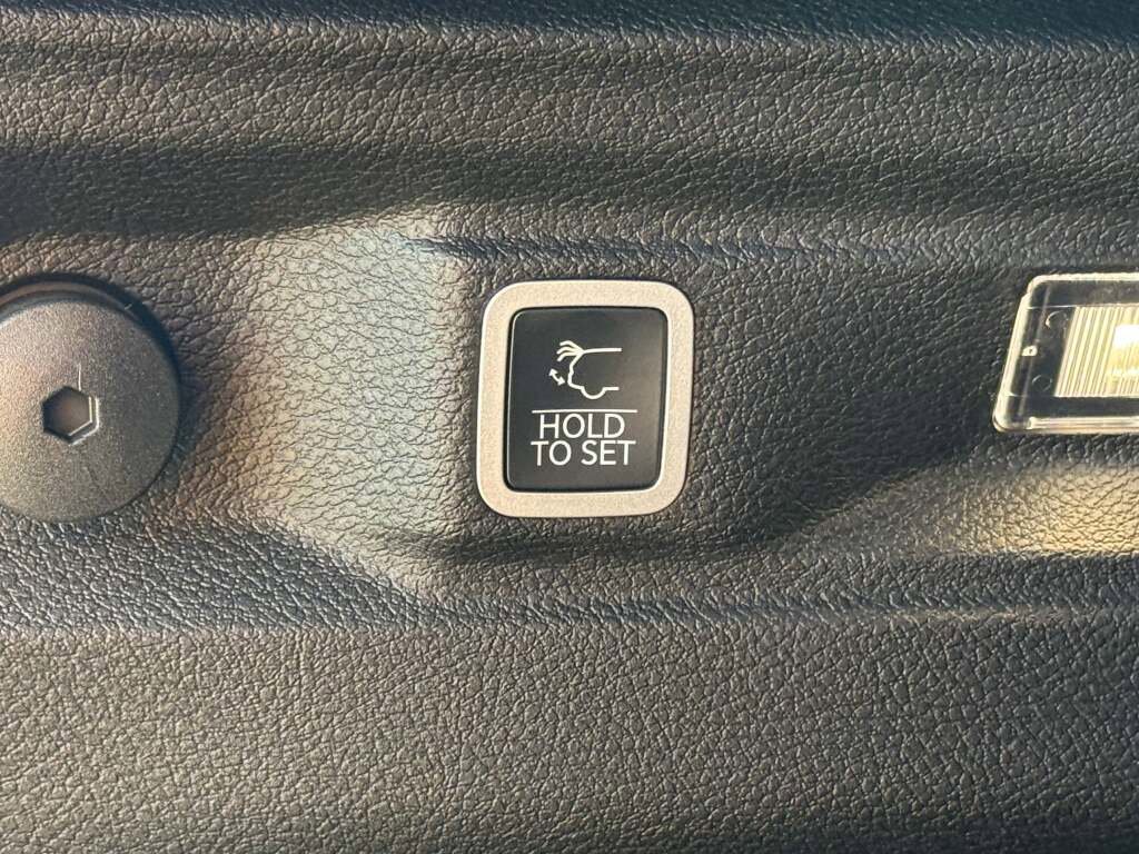 New 2025 Jeep Grand Cherokee L Limited w/ Luxury Tech Group II image 20