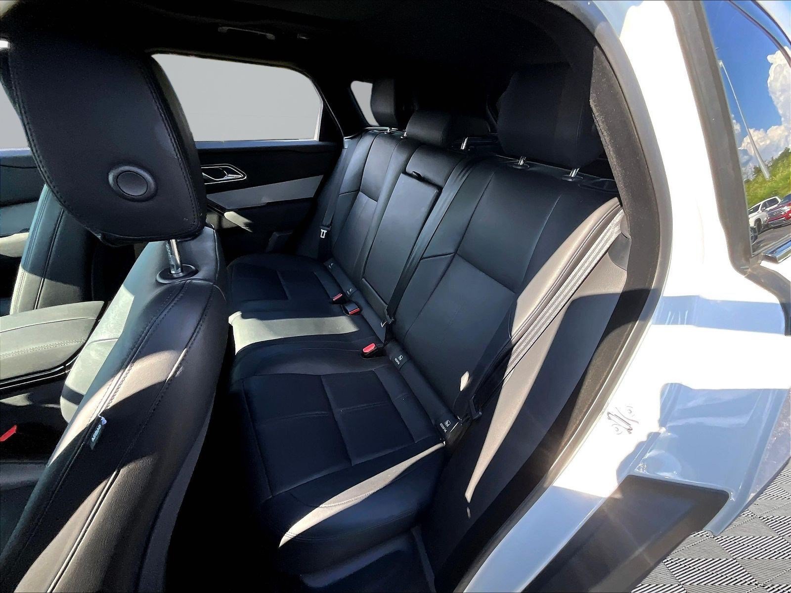 Used 2025 Land Rover Range Rover Velar S AWD/4WD image 21