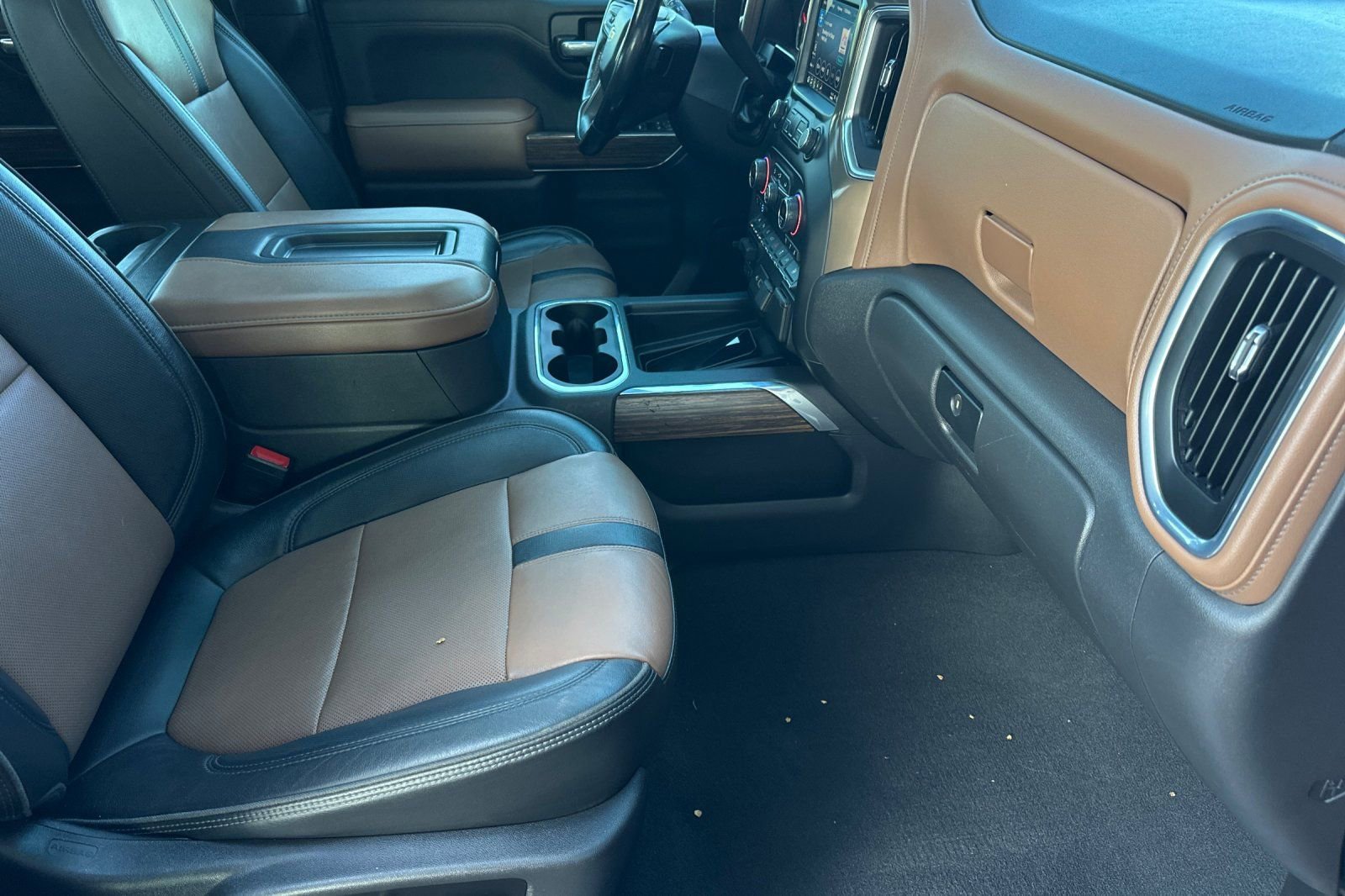 Used 2021 Chevrolet Silverado 1500 High Country w/ Technology Package image 14