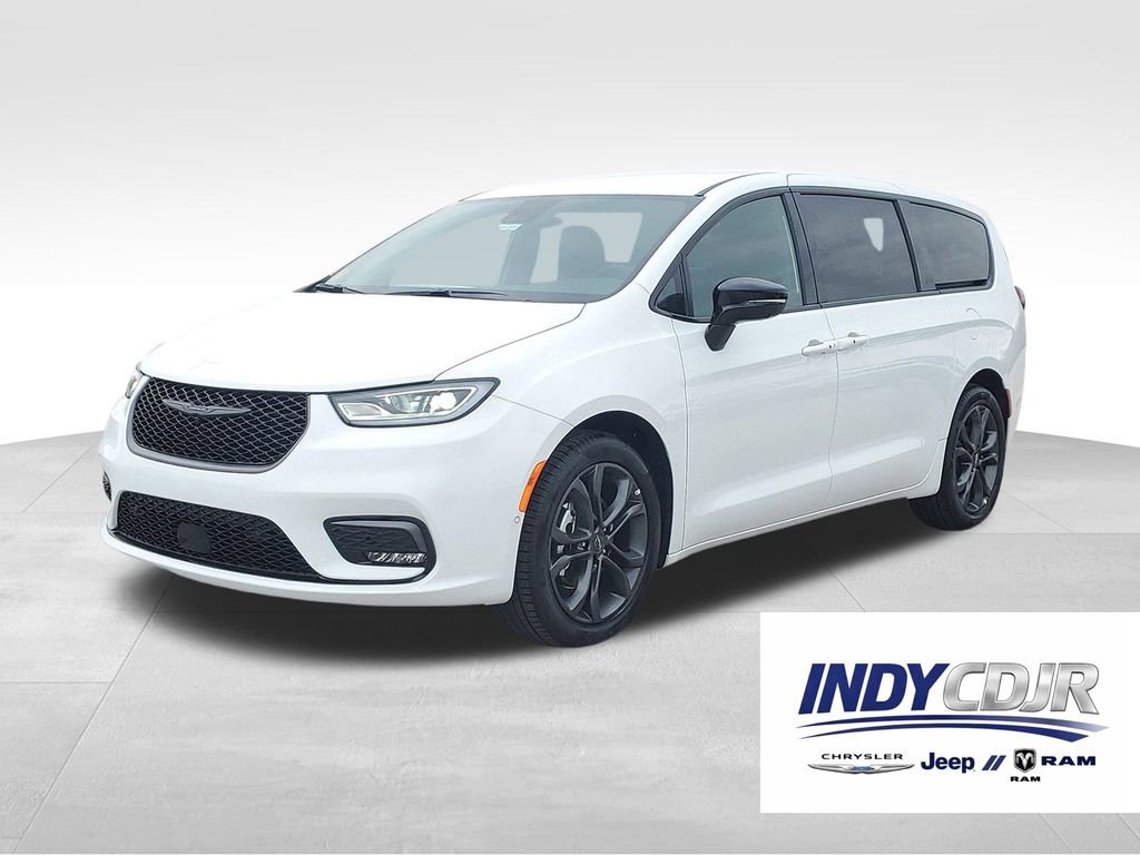 New 2026 Chrysler Pacifica Select